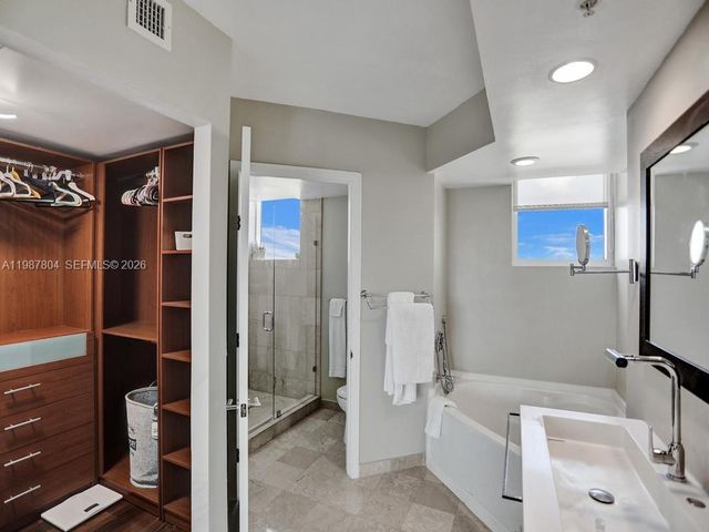 3370 Hidden Bay Dr TS2810, Aventura, FL 33180