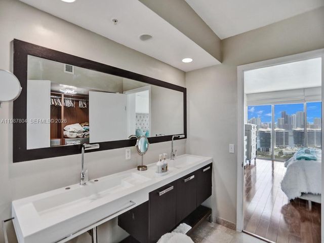 3370 Hidden Bay Dr TS2810, Aventura, FL 33180