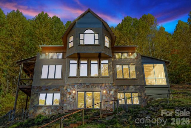 97 Old Cove Road, Black Mountain, NC 28711