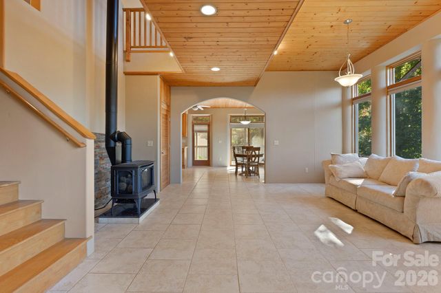 97 Old Cove Road, Black Mountain, NC 28711