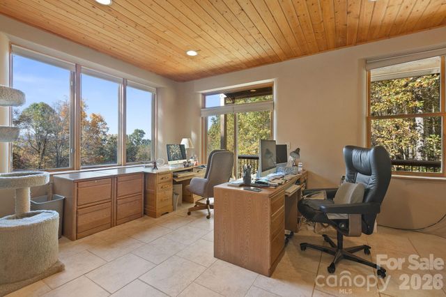 97 Old Cove Road, Black Mountain, NC 28711