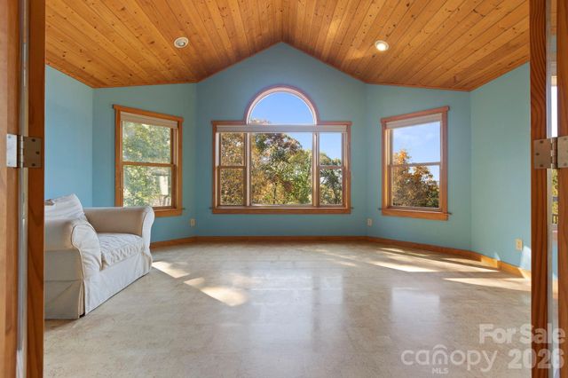 97 Old Cove Road, Black Mountain, NC 28711