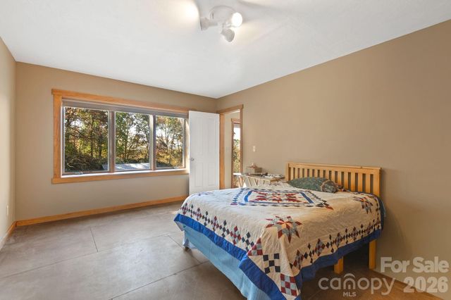 97 Old Cove Road, Black Mountain, NC 28711