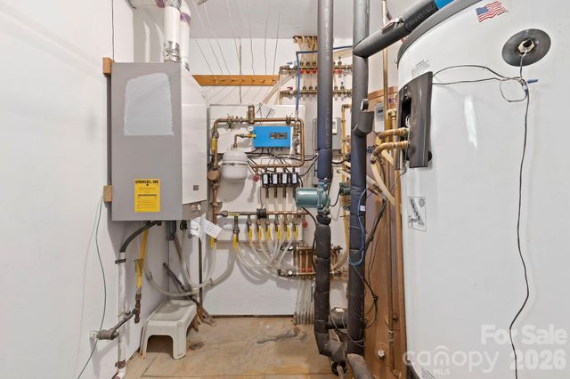 97 Old Cove Road, Black Mountain, NC 28711