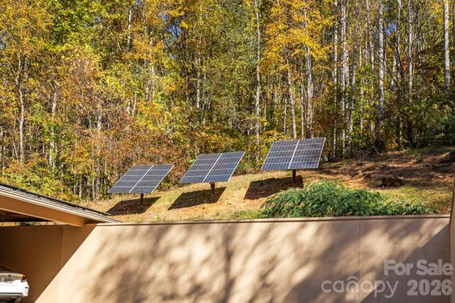 97 Old Cove Road, Black Mountain, NC 28711