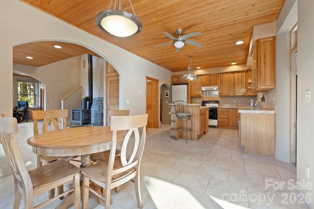 97 Old Cove Road, Black Mountain, NC 28711