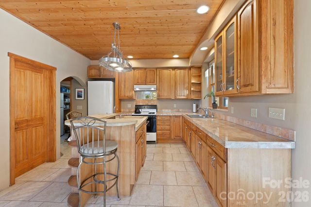 97 Old Cove Road, Black Mountain, NC 28711