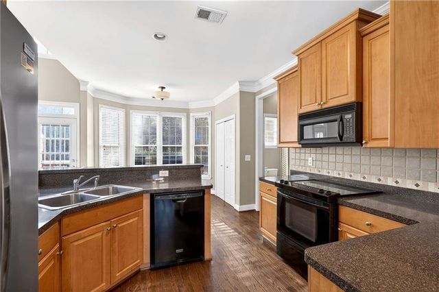 5731 Vinings Retreat SW Way, Mableton, GA 30126