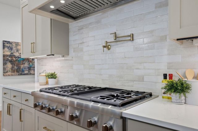 6611 Lexington RD, Austin, TX 78757