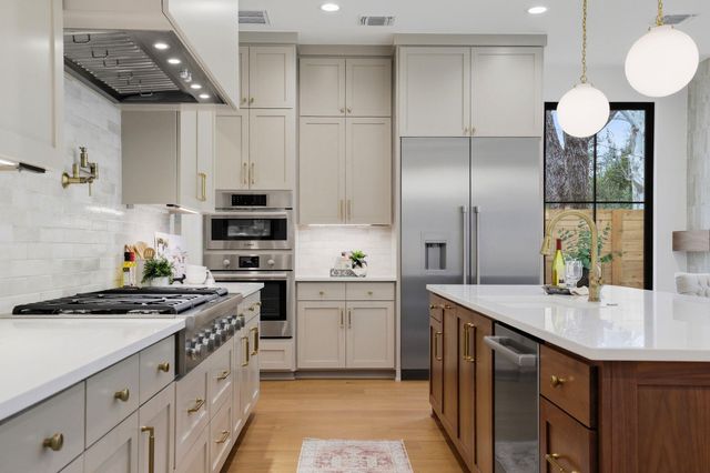 6611 Lexington RD, Austin, TX 78757