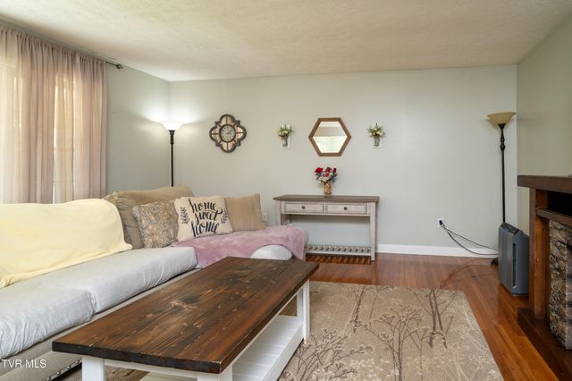 135 Riders Drive, Gate City, VA 24251