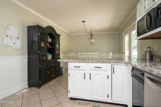 135 Riders Drive, Gate City, VA 24251
