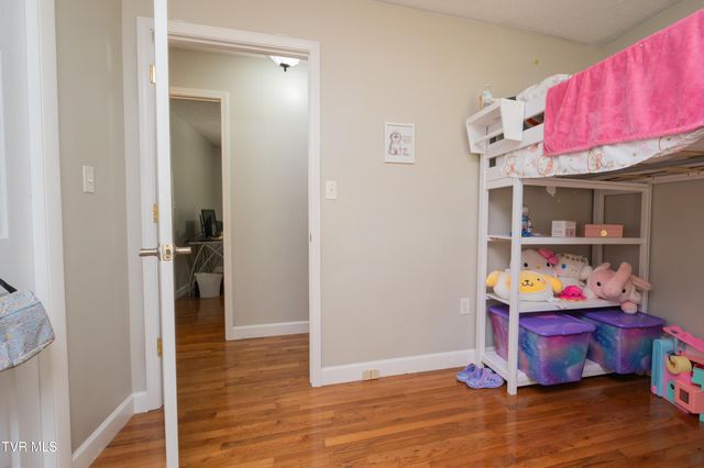 135 Riders Drive, Gate City, VA 24251