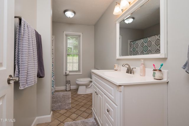 135 Riders Drive, Gate City, VA 24251