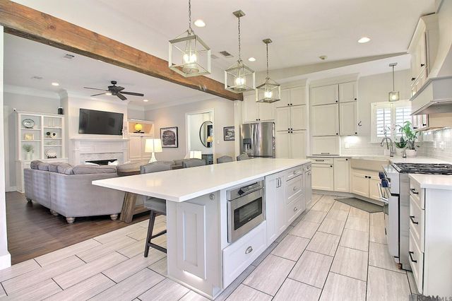 3204 White Lane Dr, Baton Rouge, LA 70816