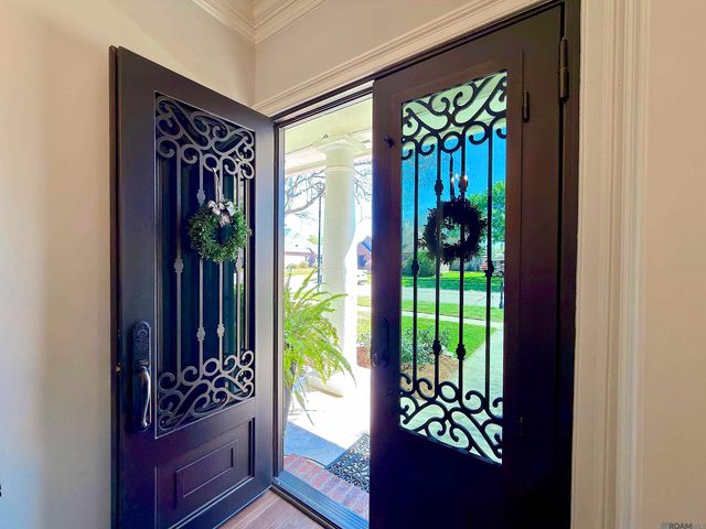 3204 White Lane Dr, Baton Rouge, LA 70816