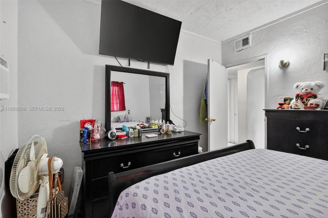 1680 NW 122nd St, North Miami, FL 33167