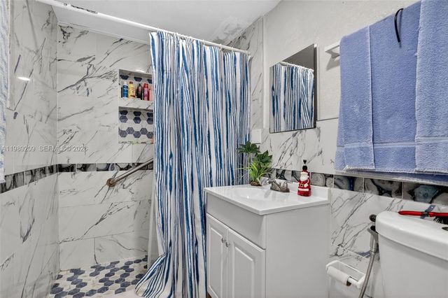 1680 NW 122nd St, North Miami, FL 33167