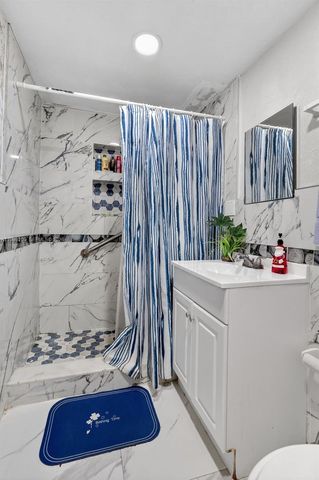 1680 NW 122nd St, North Miami, FL 33167