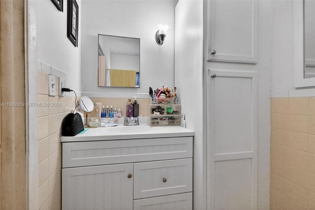 1680 NW 122nd St, North Miami, FL 33167