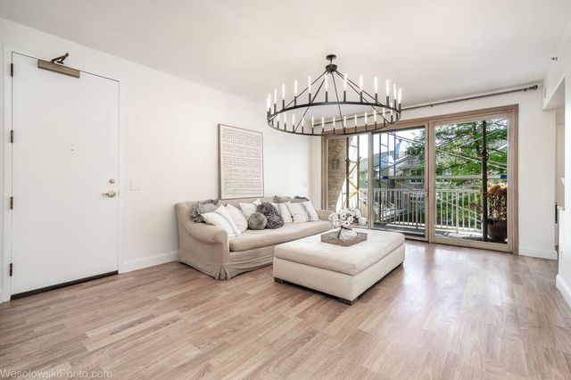 1705 Pavilion Way 208, Park Ridge, IL 60068