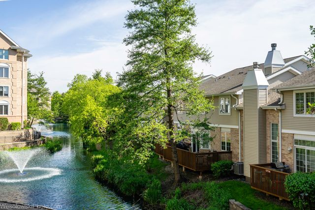 1705 Pavilion Way 208, Park Ridge, IL 60068