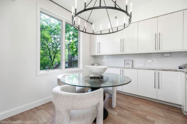 1705 Pavilion Way 208, Park Ridge, IL 60068