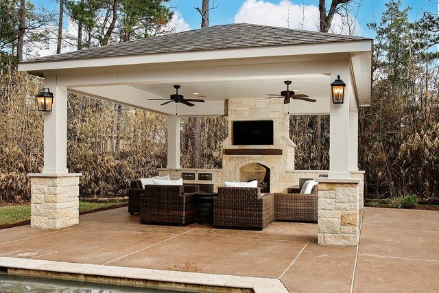 14 Mercutio Court, The Woodlands, TX 77382