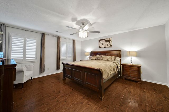 3306 Valley Haven Drive, Houston, TX 77339