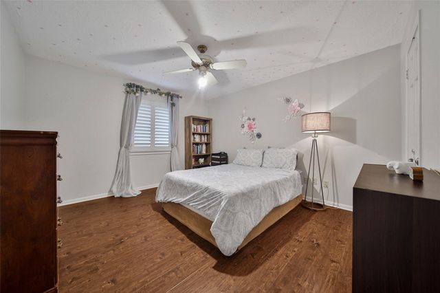 3306 Valley Haven Drive, Houston, TX 77339