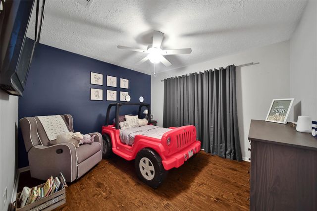 3306 Valley Haven Drive, Houston, TX 77339