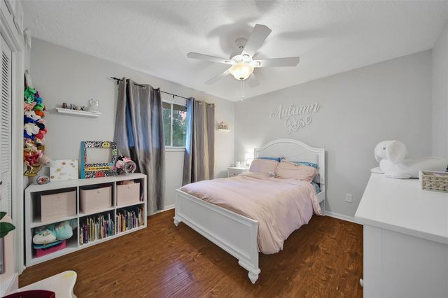 3306 Valley Haven Drive, Houston, TX 77339