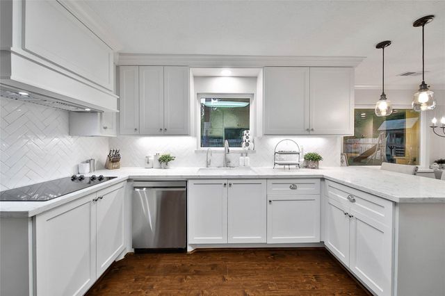 3306 Valley Haven Drive, Houston, TX 77339