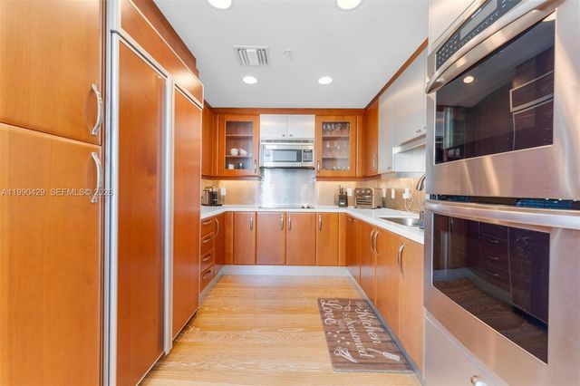 19400 Turnberry Way 2011, Aventura, FL 33180