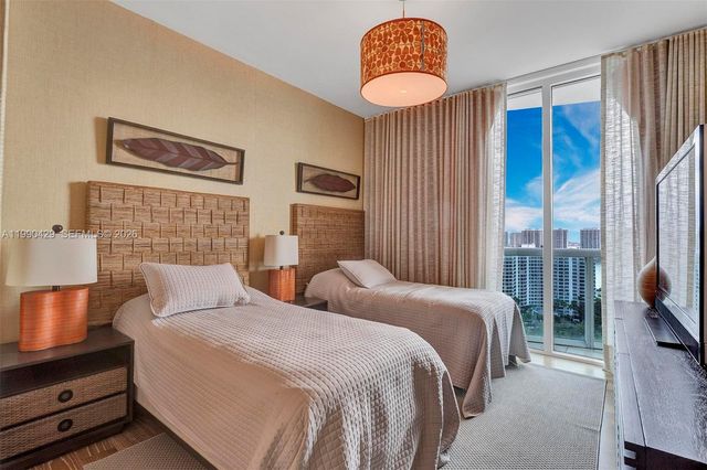 19400 Turnberry Way 2011, Aventura, FL 33180