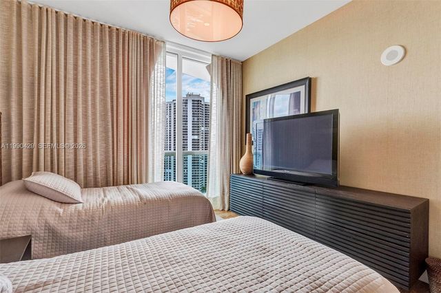 19400 Turnberry Way 2011, Aventura, FL 33180