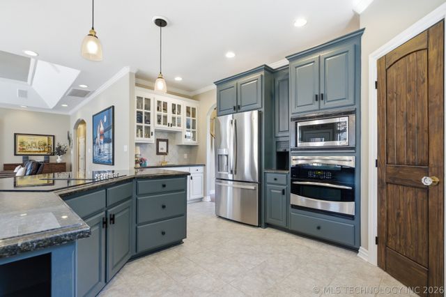 6718 E 113th Street S, Bixby, OK 74008