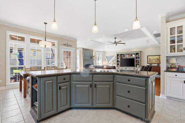 6718 E 113th Street S, Bixby, OK 74008