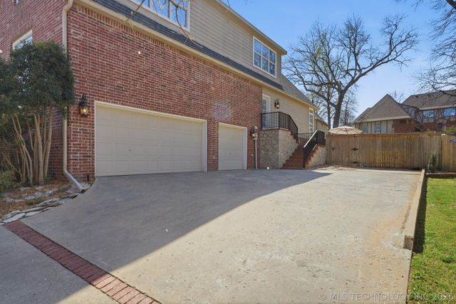 6718 E 113th Street S, Bixby, OK 74008