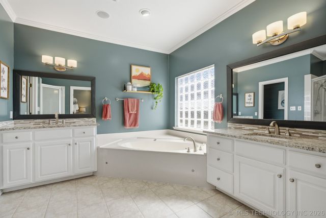 6718 E 113th Street S, Bixby, OK 74008