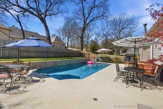 6718 E 113th Street S, Bixby, OK 74008