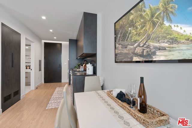 3688 Overland Avenue 411, Los Angeles, CA 90034