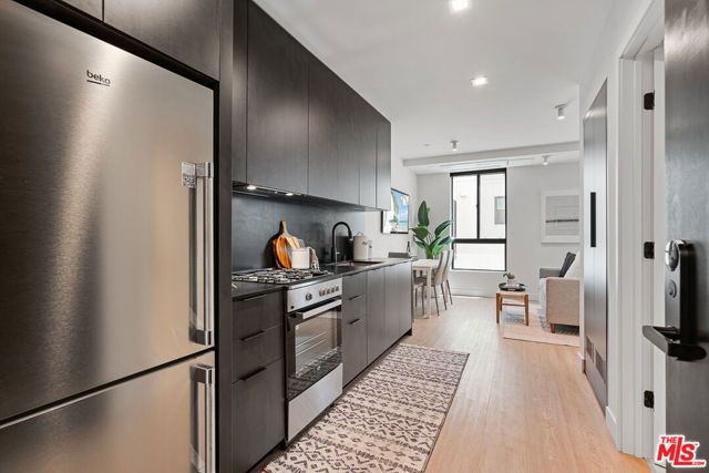 3688 Overland Avenue 411, Los Angeles, CA 90034