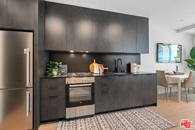 3688 Overland Avenue 411, Los Angeles, CA 90034