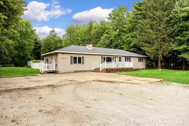 3240 E Riley Thompson Road, Twin Lake, MI 49457