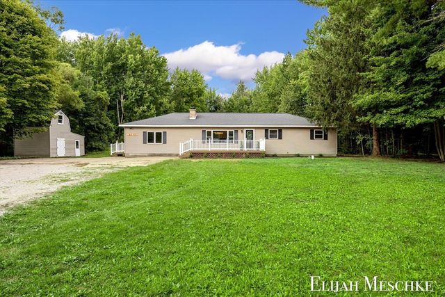 3240 E Riley Thompson Road, Twin Lake, MI 49457