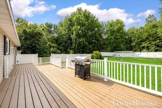 3240 E Riley Thompson Road, Twin Lake, MI 49457