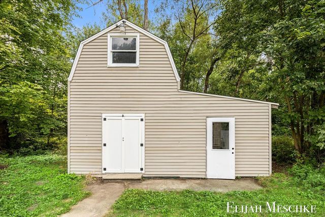 3240 E Riley Thompson Road, Twin Lake, MI 49457