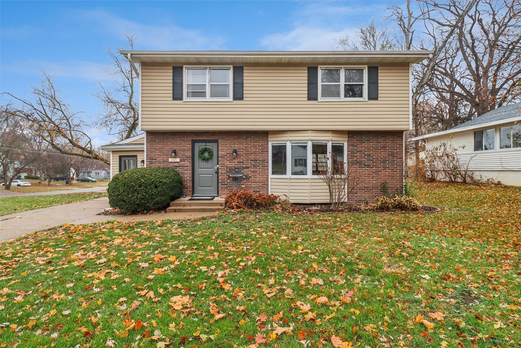 5521 Sheridan Avenue, Des Moines, IA 50310