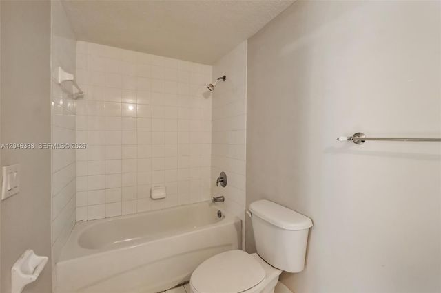 1103 Golden Lakes Blvd 1013, West Palm Beach, FL 33411